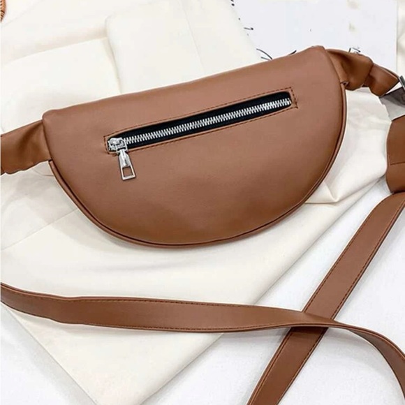 Minimalist fanny pack Chic Crossbody bag - Picture 15 of 16